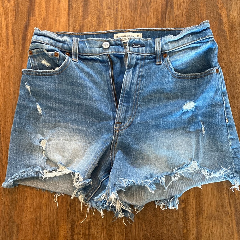 Abercrombie and Fitch Curve Love 4" Mom Short High Rise, Size 28/6